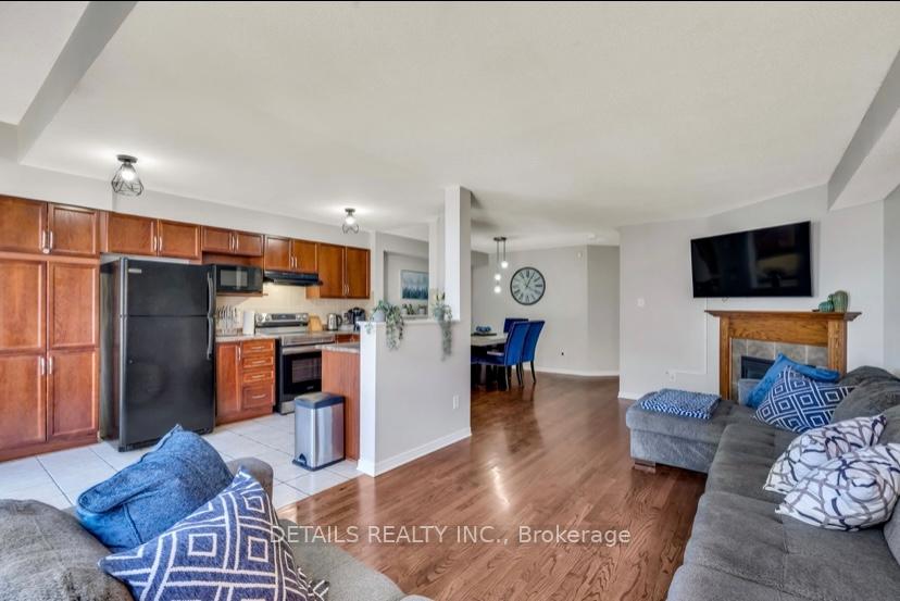 Photo 13 of 303 Brigitta Street, Ottawa, Kanata - Emerald Meadows/Trailwest — HOMEH