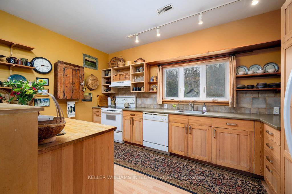 Photo 18 of 7590 Dwyer Hill Road, Ottawa, Burritts Rapids — HOMEH