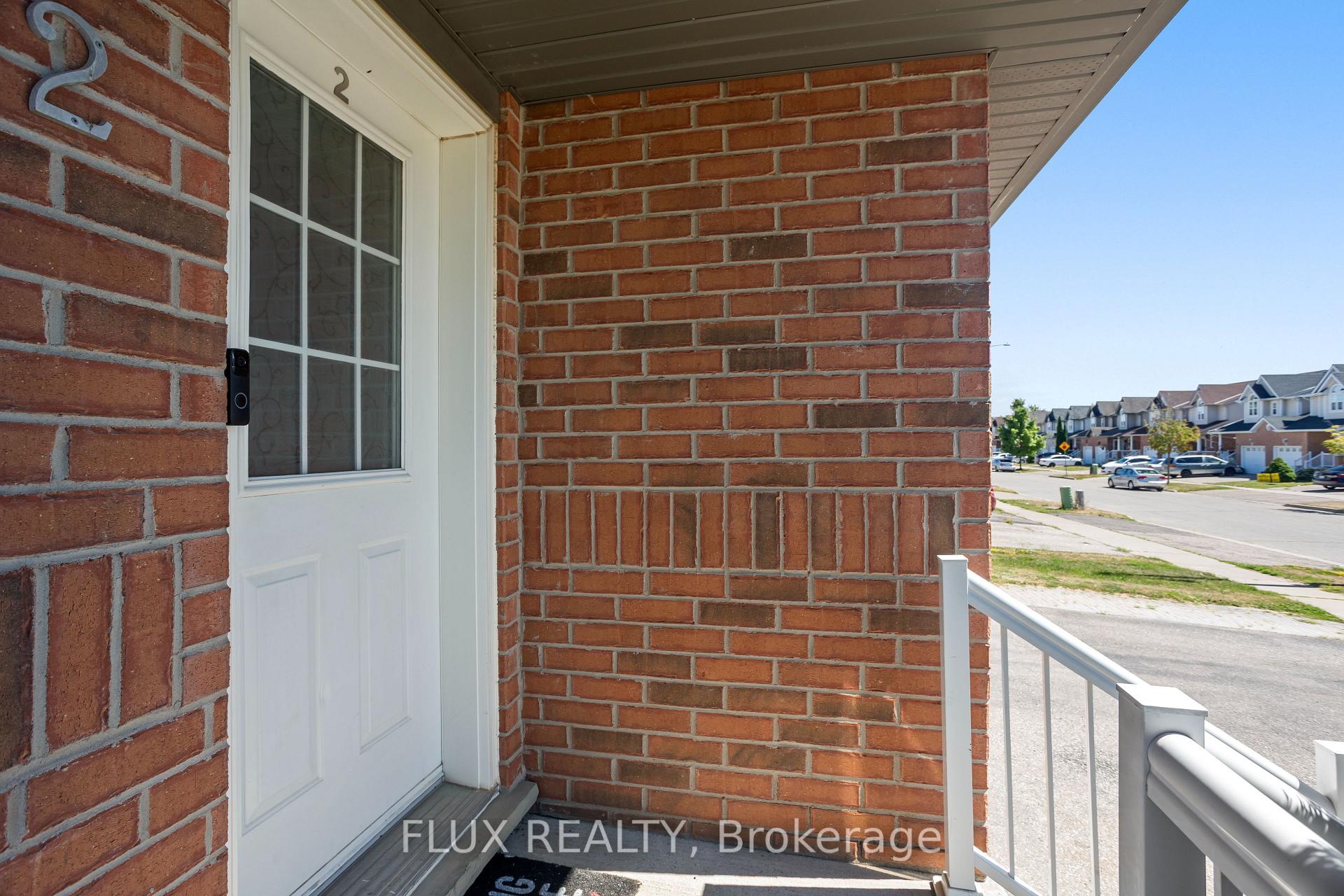 Photo 3 of 2 Donnenwerth Drive, Kitchener — HOMEH