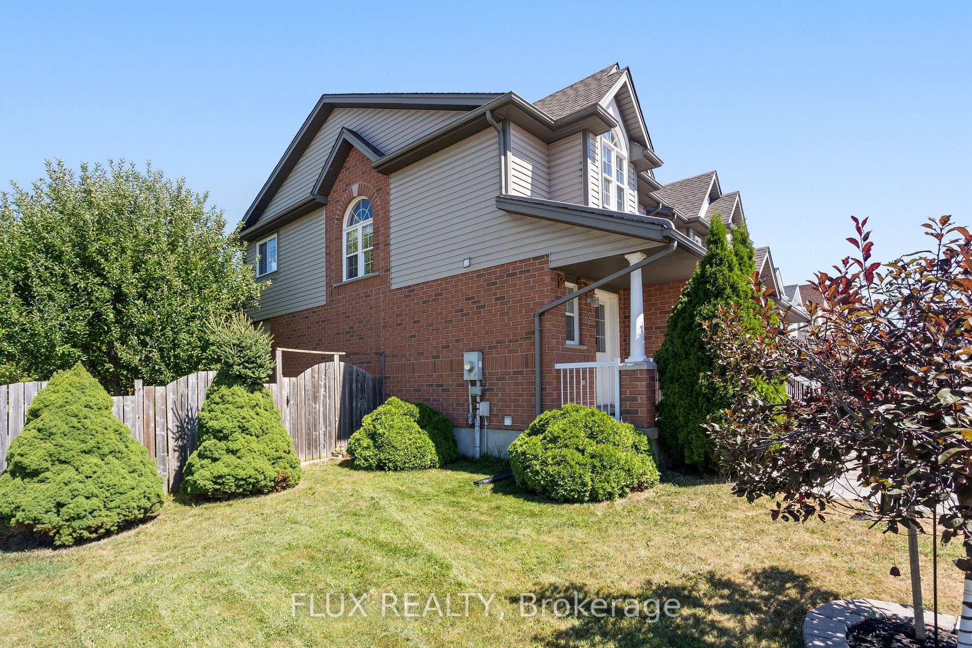 Photo 4 of 2 Donnenwerth Drive, Kitchener — HOMEH