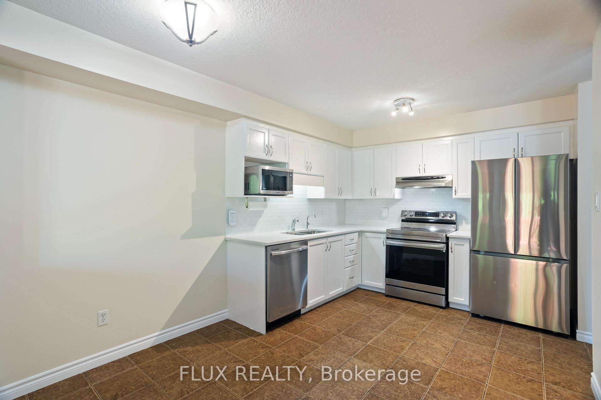Photo 16 of 2 Donnenwerth Drive, Kitchener — HOMEH