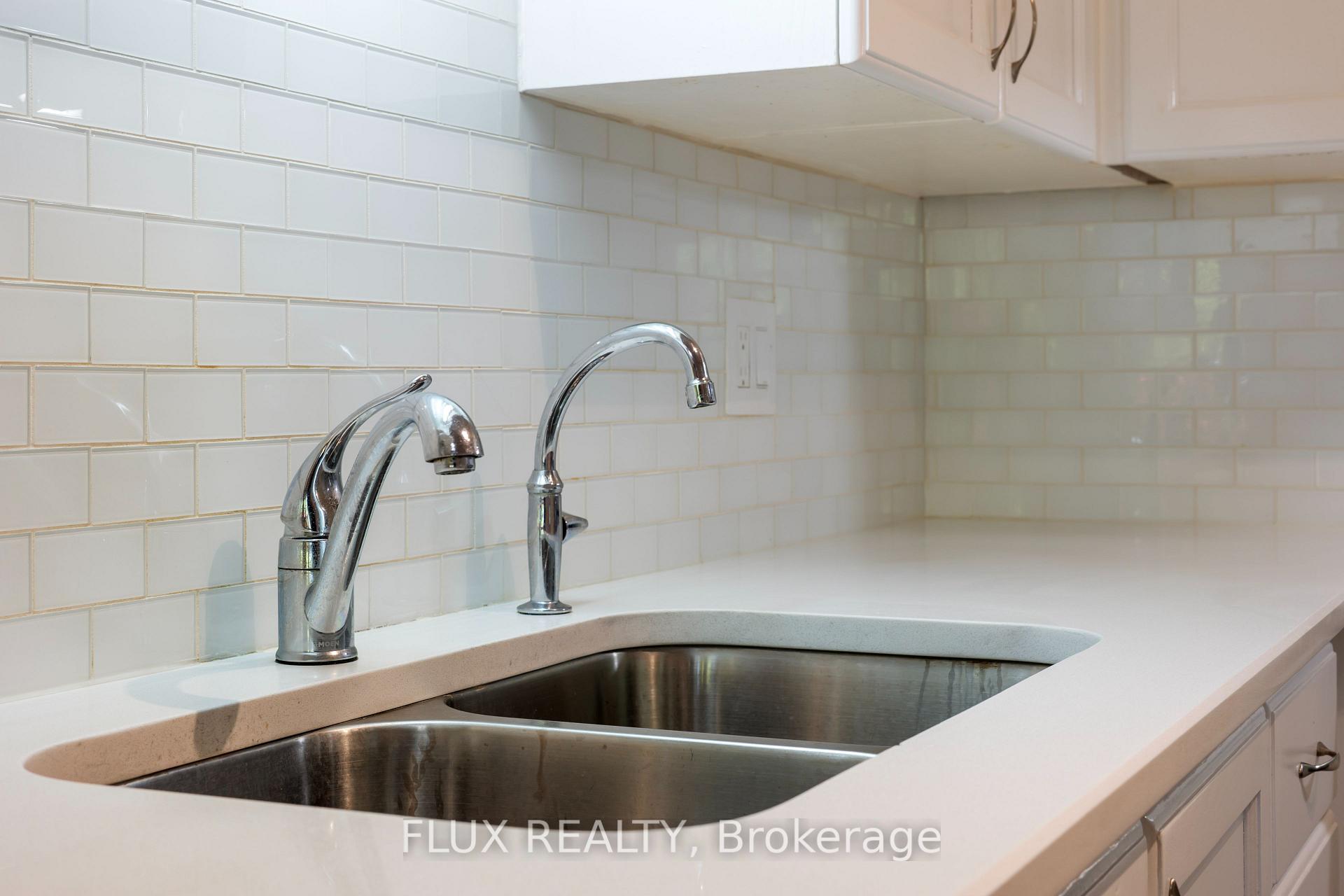 Photo 18 of 2 Donnenwerth Drive, Kitchener — HOMEH