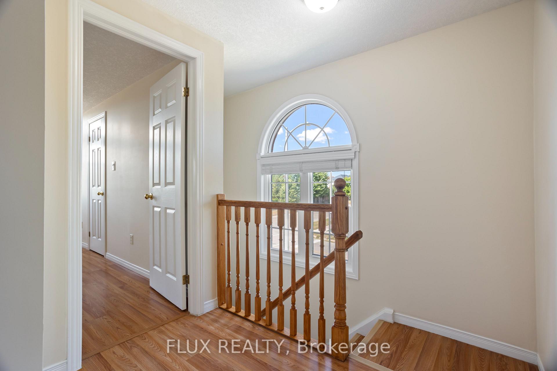 Photo 19 of 2 Donnenwerth Drive, Kitchener — HOMEH
