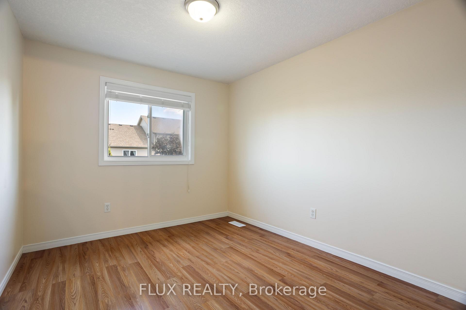 Photo 20 of 2 Donnenwerth Drive, Kitchener — HOMEH