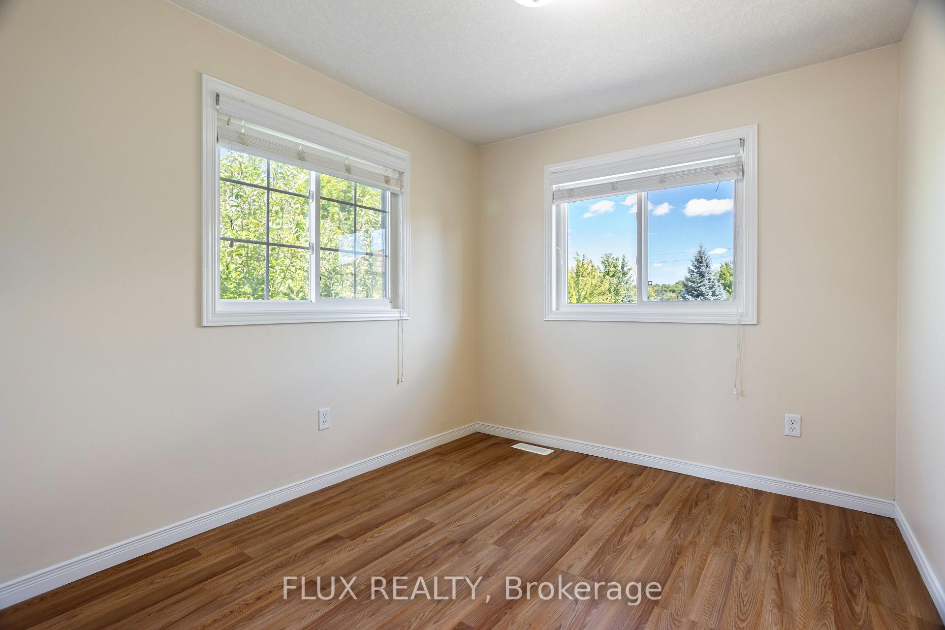 Photo 22 of 2 Donnenwerth Drive, Kitchener — HOMEH