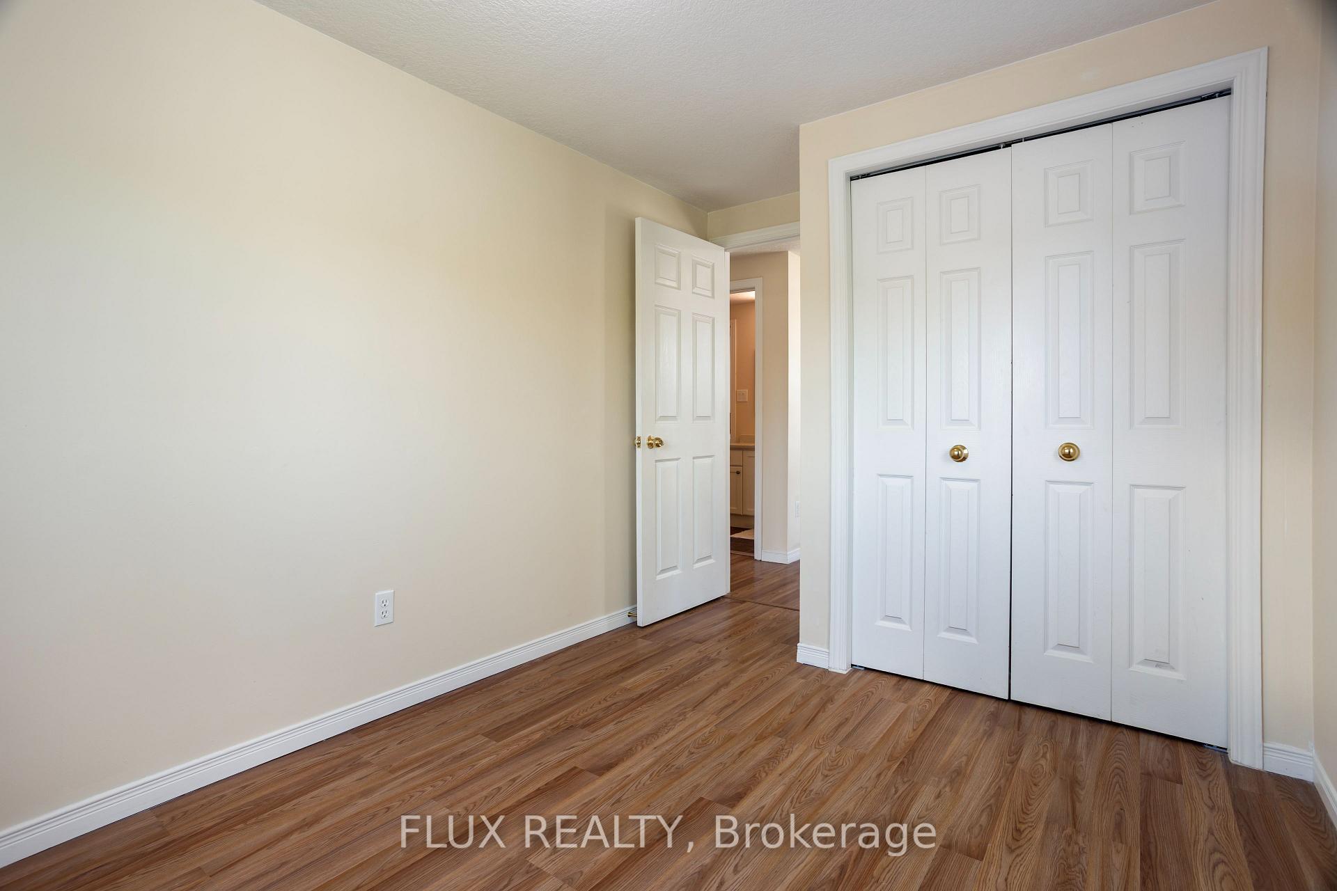 Photo 23 of 2 Donnenwerth Drive, Kitchener — HOMEH