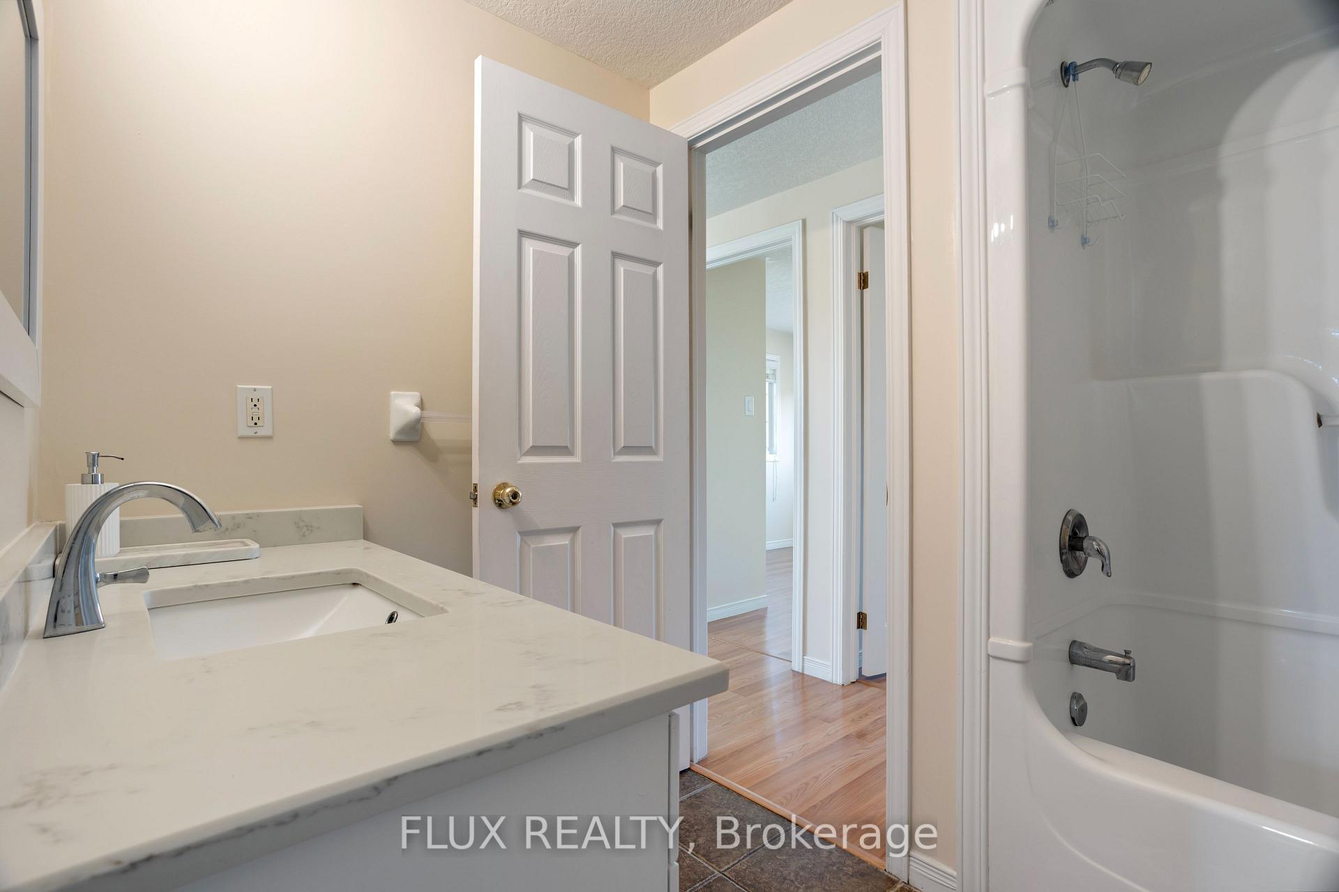 Photo 27 of 2 Donnenwerth Drive, Kitchener — HOMEH