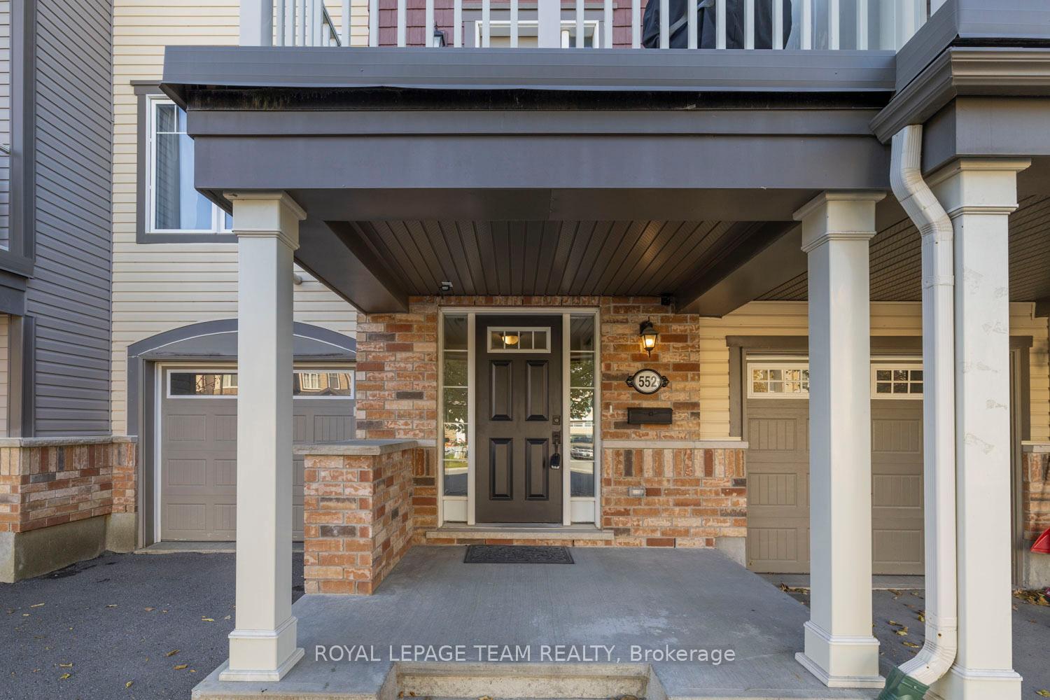 Photo 3 of 552 Foxlight Circle, Ottawa, Kanata - Emerald Meadows/Trailwest — HOMEH