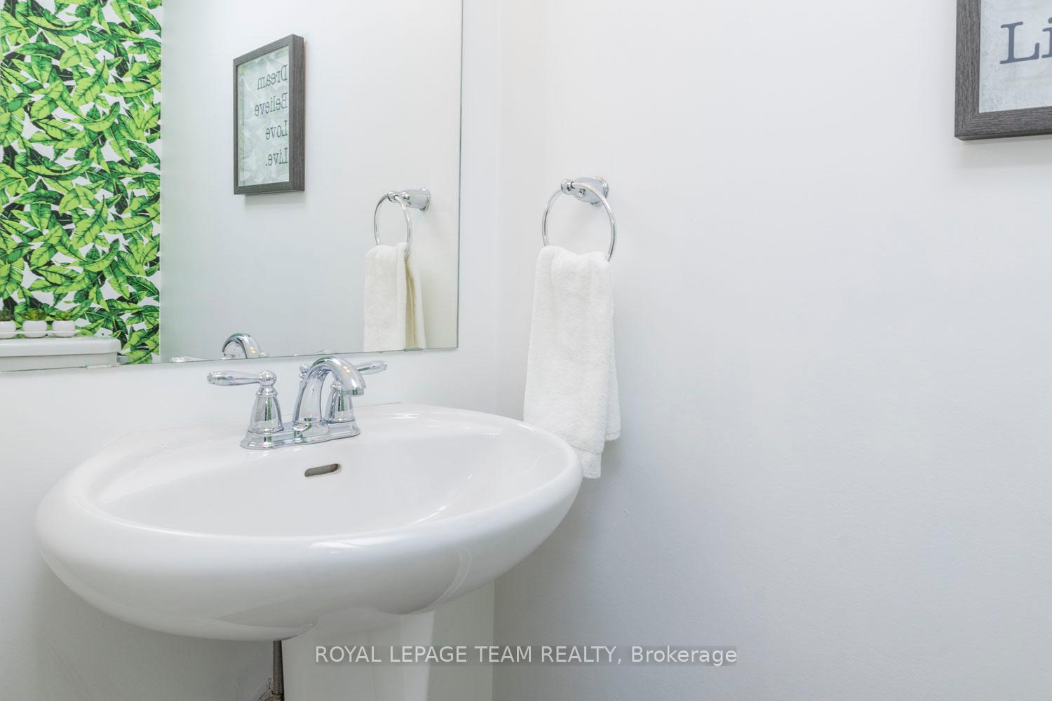 Photo 6 of 552 Foxlight Circle, Ottawa, Kanata - Emerald Meadows/Trailwest — HOMEH