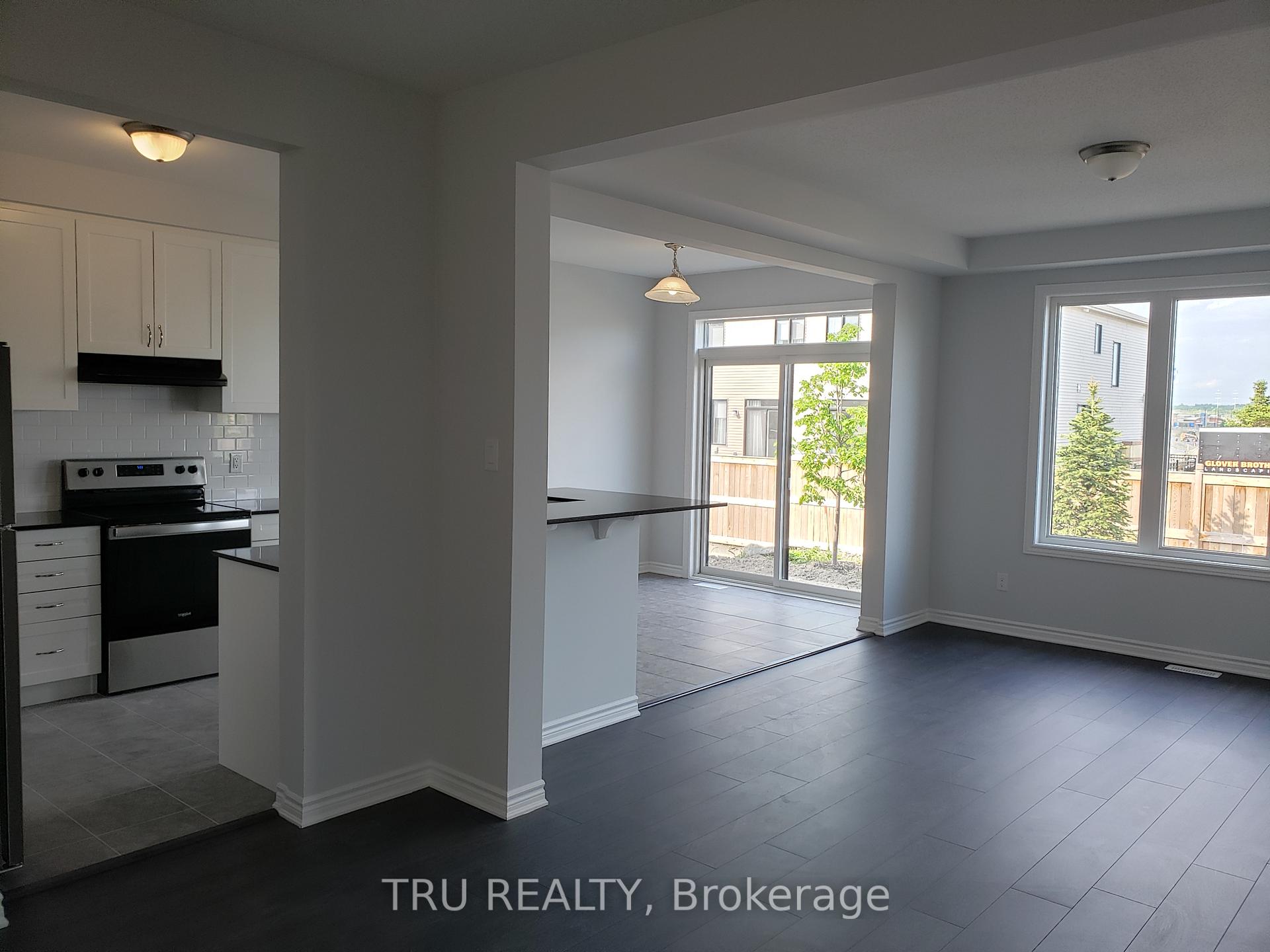 Photo 2 of 151 Pictou Crescent, Ottawa, Kanata - Emerald Meadows/Trailwest — HOMEH