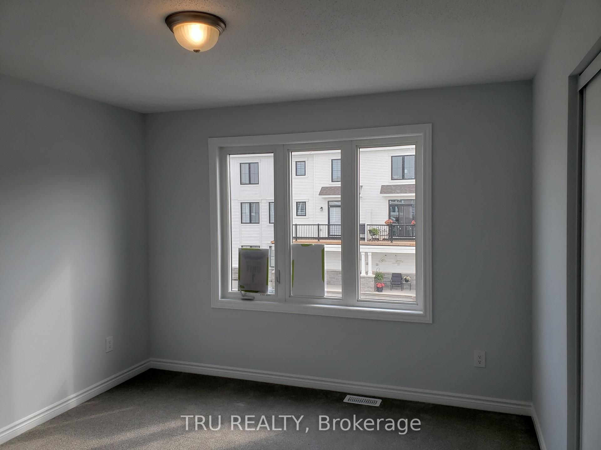 Photo 9 of 151 Pictou Crescent, Ottawa, Kanata - Emerald Meadows/Trailwest — HOMEH