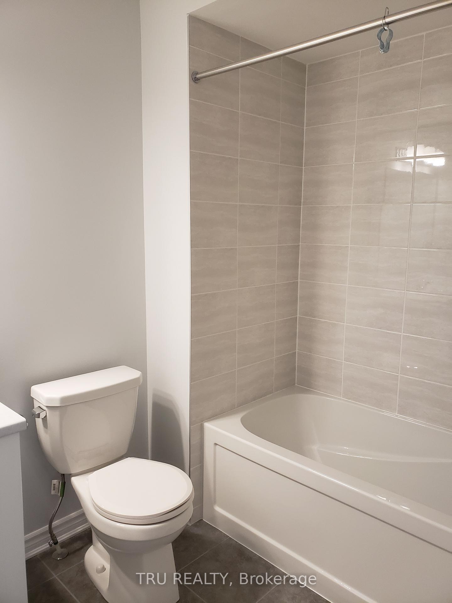 Photo 10 of 151 Pictou Crescent, Ottawa, Kanata - Emerald Meadows/Trailwest — HOMEH
