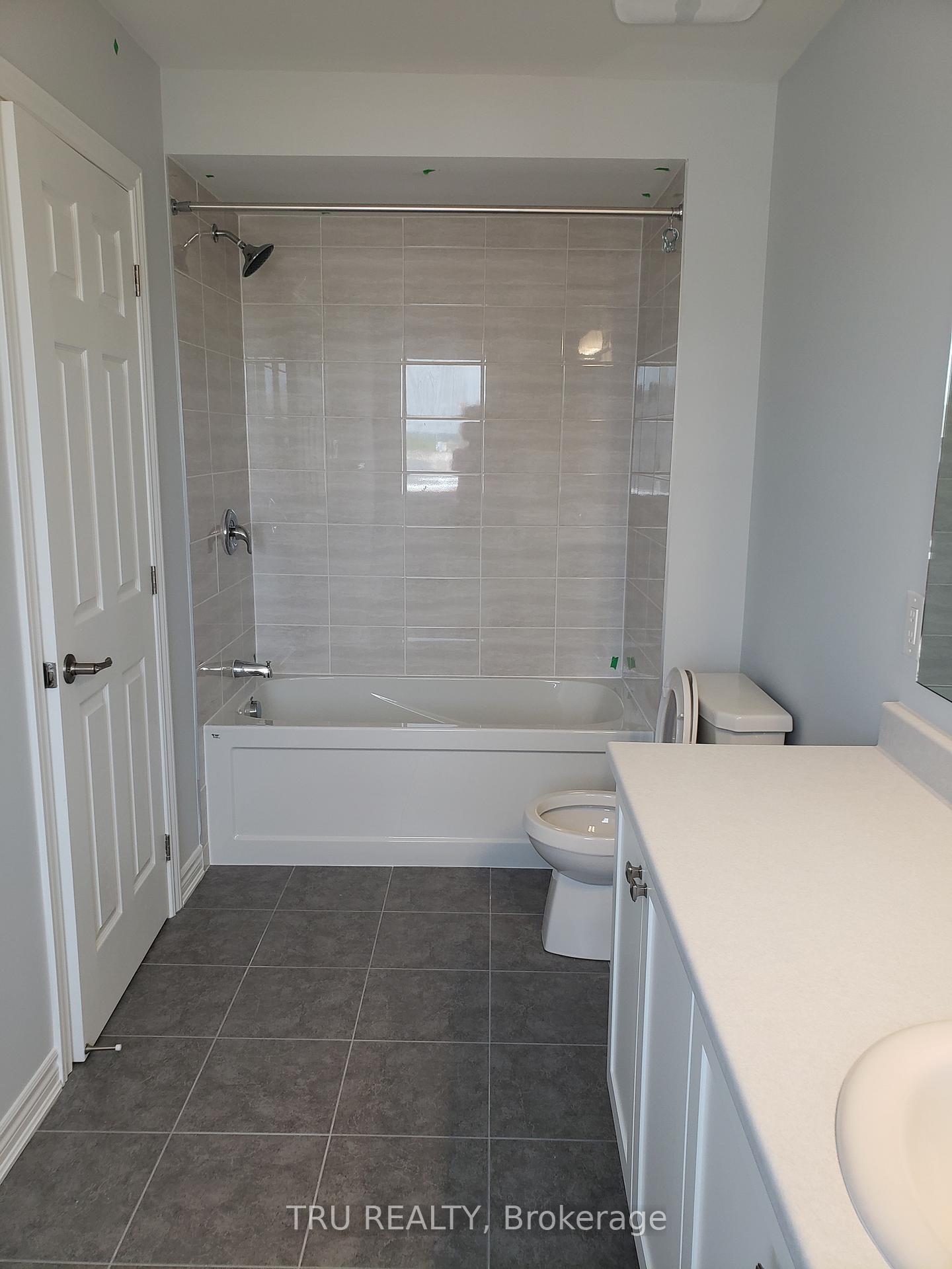 Photo 12 of 151 Pictou Crescent, Ottawa, Kanata - Emerald Meadows/Trailwest — HOMEH