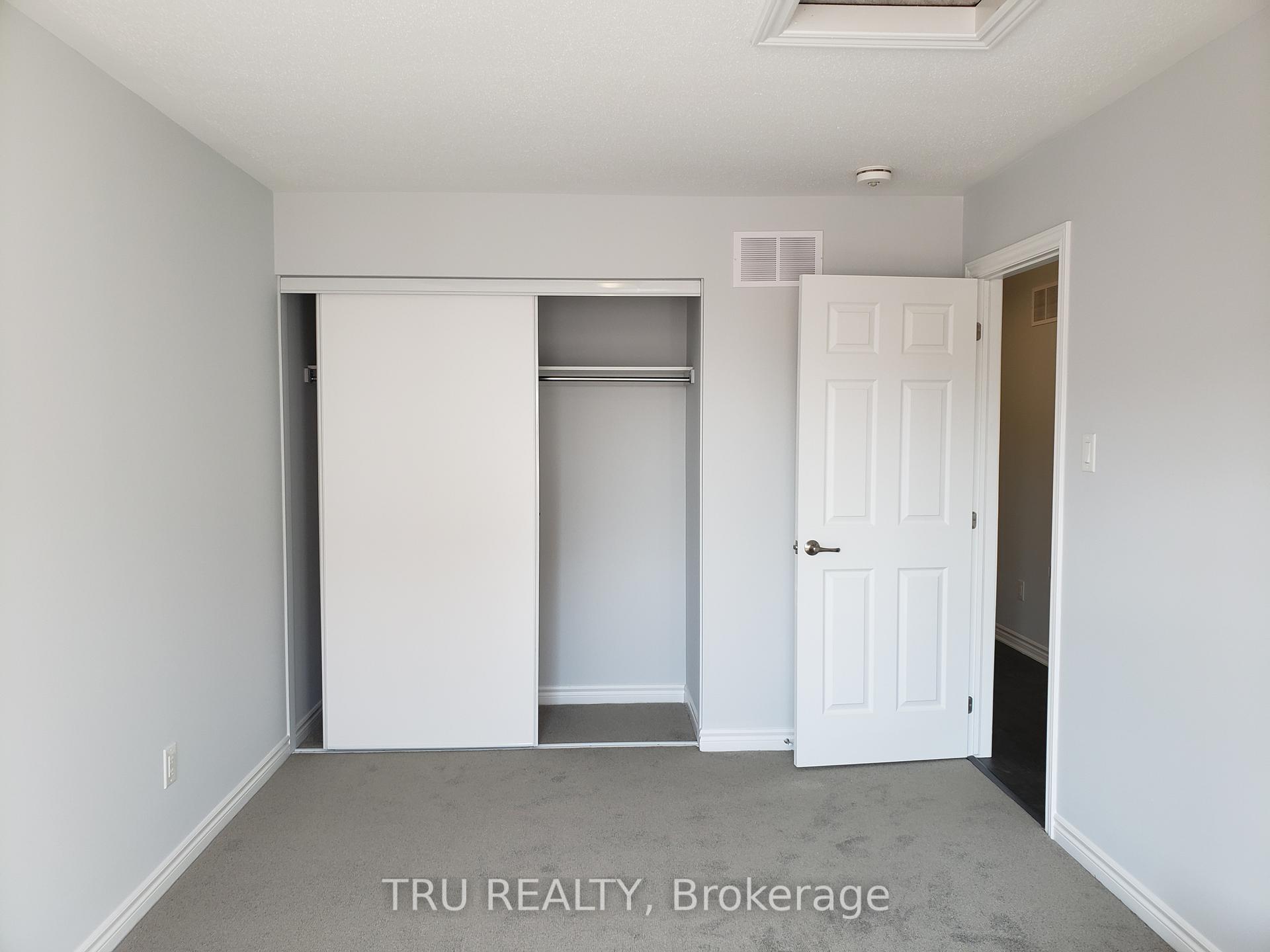 Photo 15 of 151 Pictou Crescent, Ottawa, Kanata - Emerald Meadows/Trailwest — HOMEH