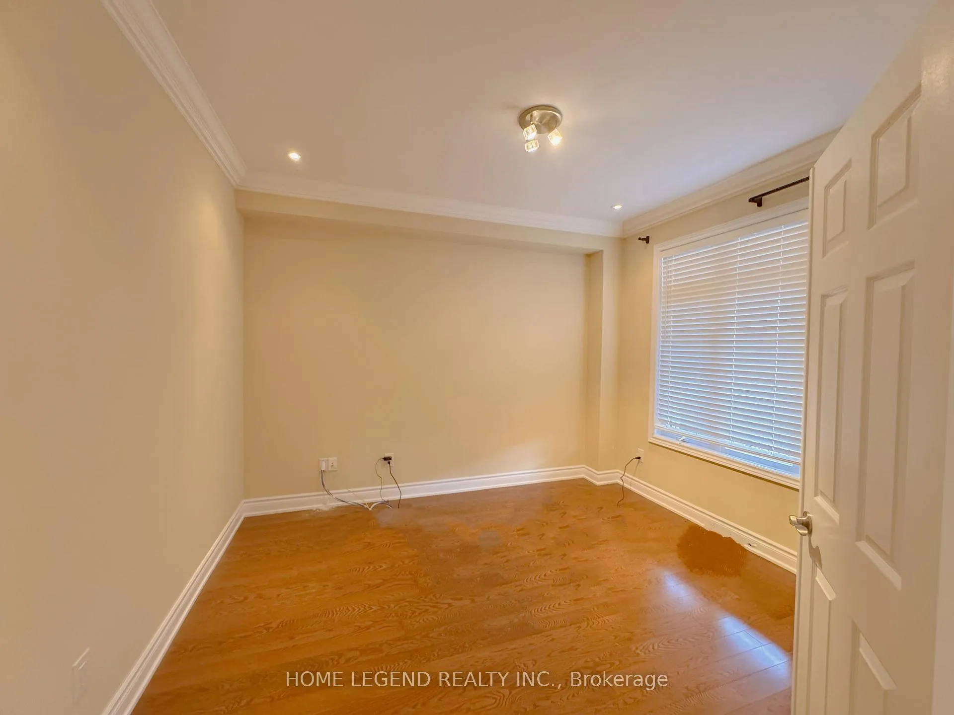Photo 6 of 101 Glengordon Crescent, Markham, Devil's Elbow — HOMEH