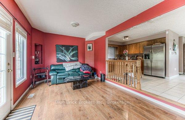 Photo 11 of 112 Milfoil Crescent, Kitchener — HOMEH