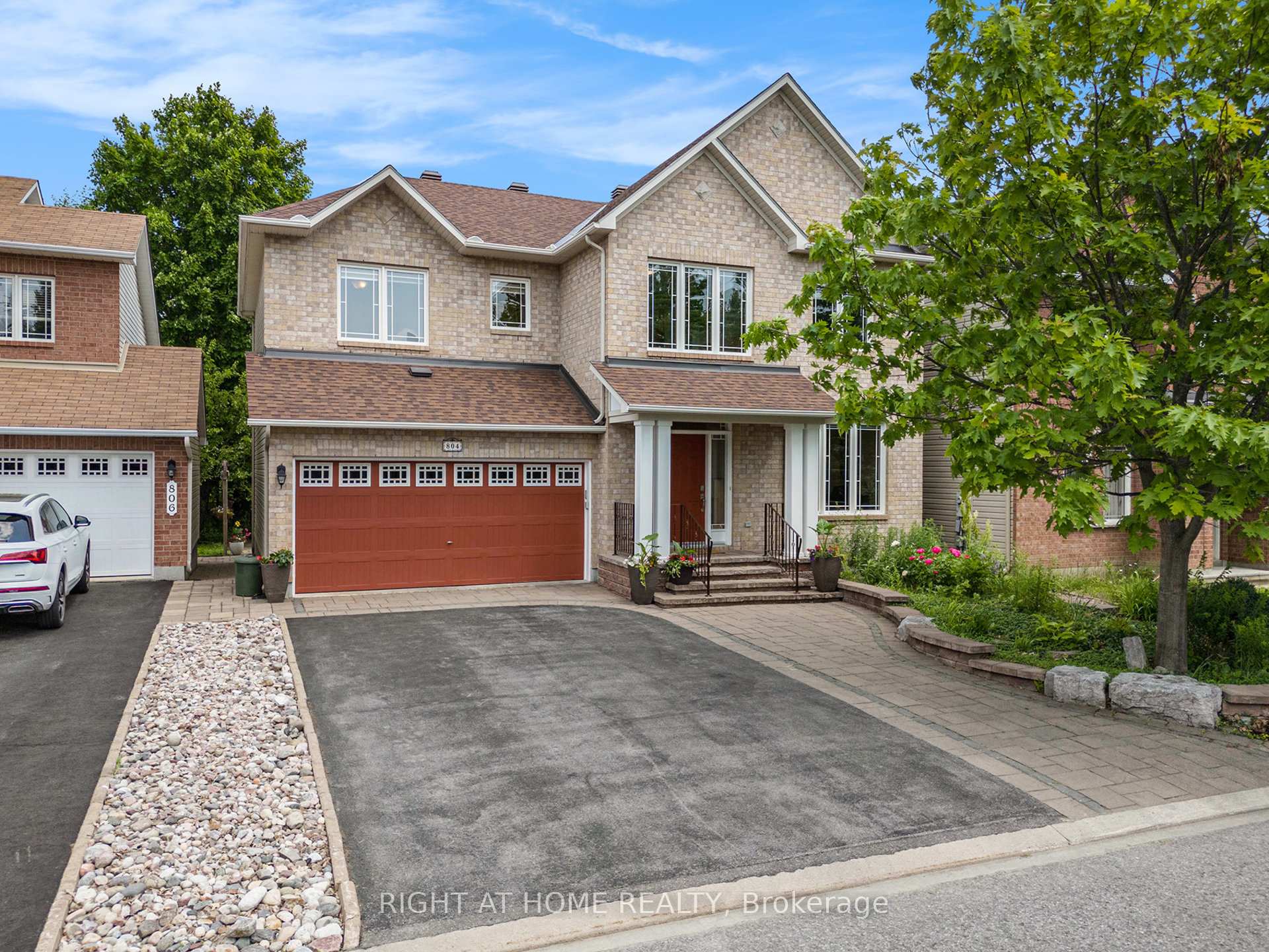Photo 3 of 804 Oakside Crescent, Ottawa, Kanata - Morgan's Grant/South March — HOMEH
