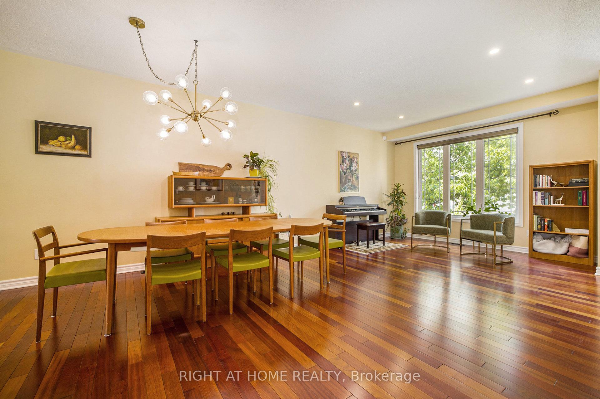 Photo 13 of 804 Oakside Crescent, Ottawa, Kanata - Morgan's Grant/South March — HOMEH