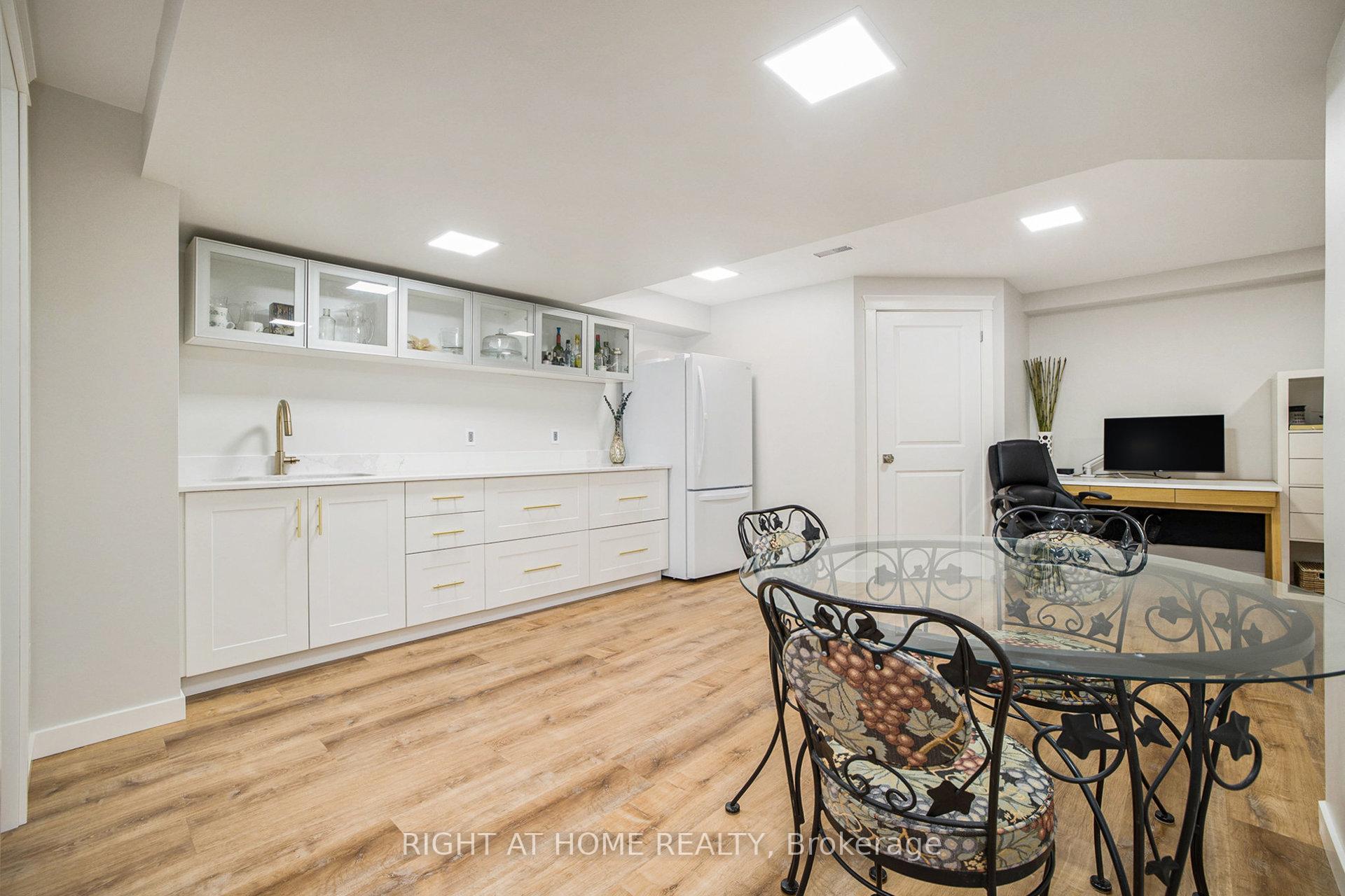 Photo 32 of 804 Oakside Crescent, Ottawa, Kanata - Morgan's Grant/South March — HOMEH