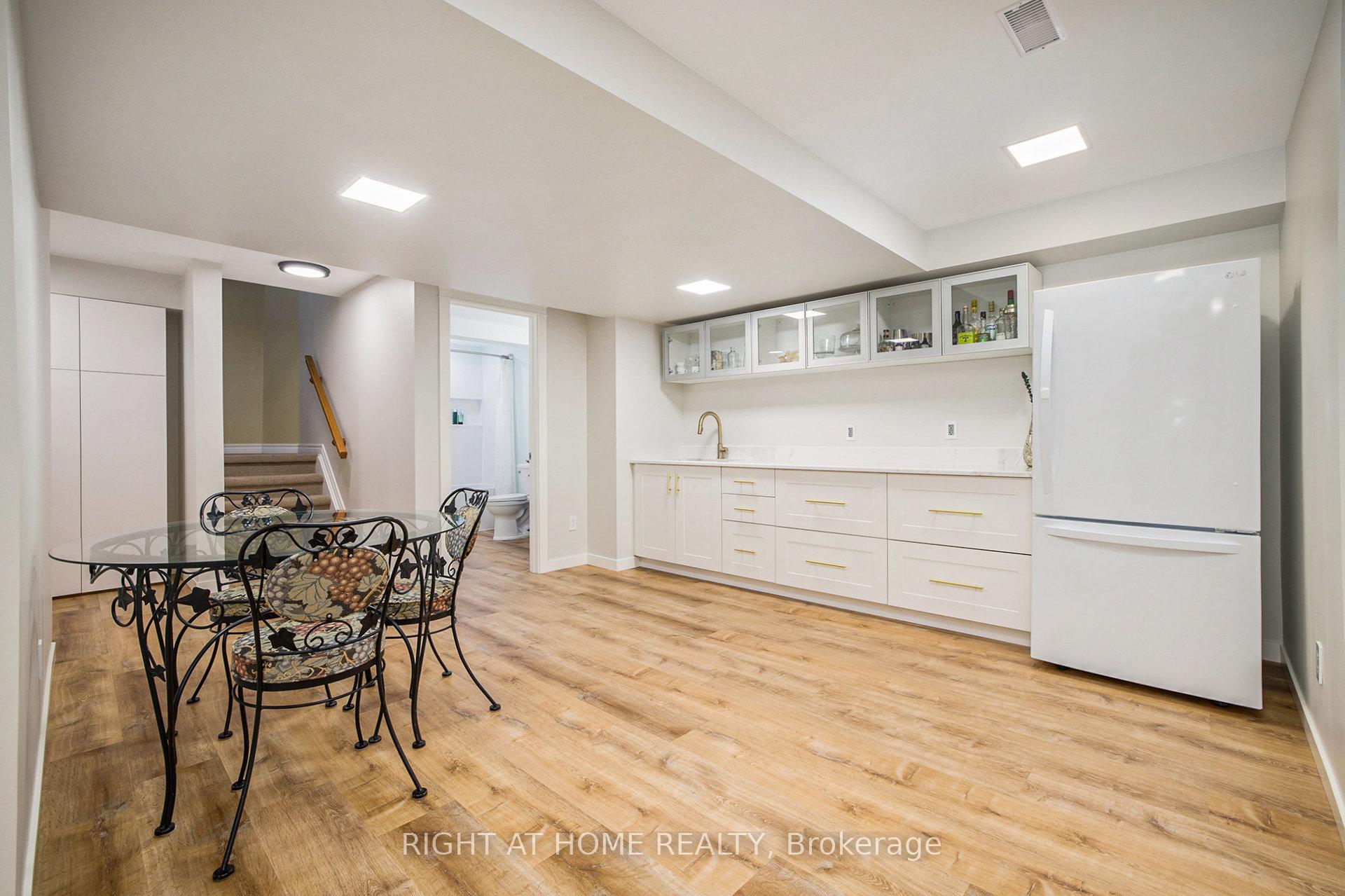 Photo 35 of 804 Oakside Crescent, Ottawa, Kanata - Morgan's Grant/South March — HOMEH