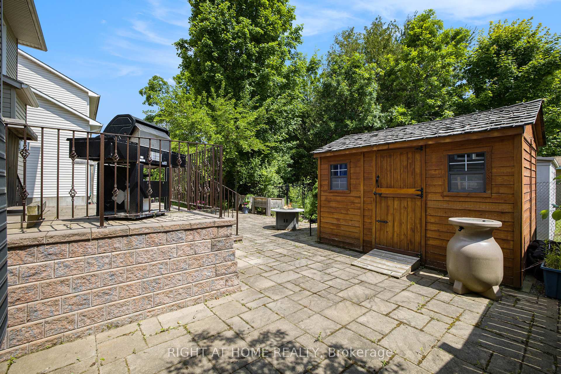 Photo 40 of 804 Oakside Crescent, Ottawa, Kanata - Morgan's Grant/South March — HOMEH
