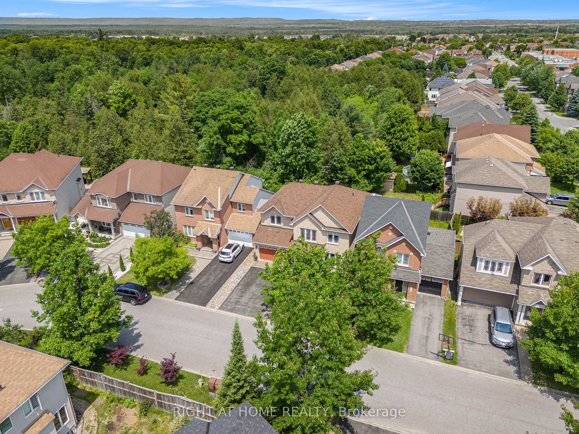 Photo 47 of 804 Oakside Crescent, Ottawa, Kanata - Morgan's Grant/South March — HOMEH