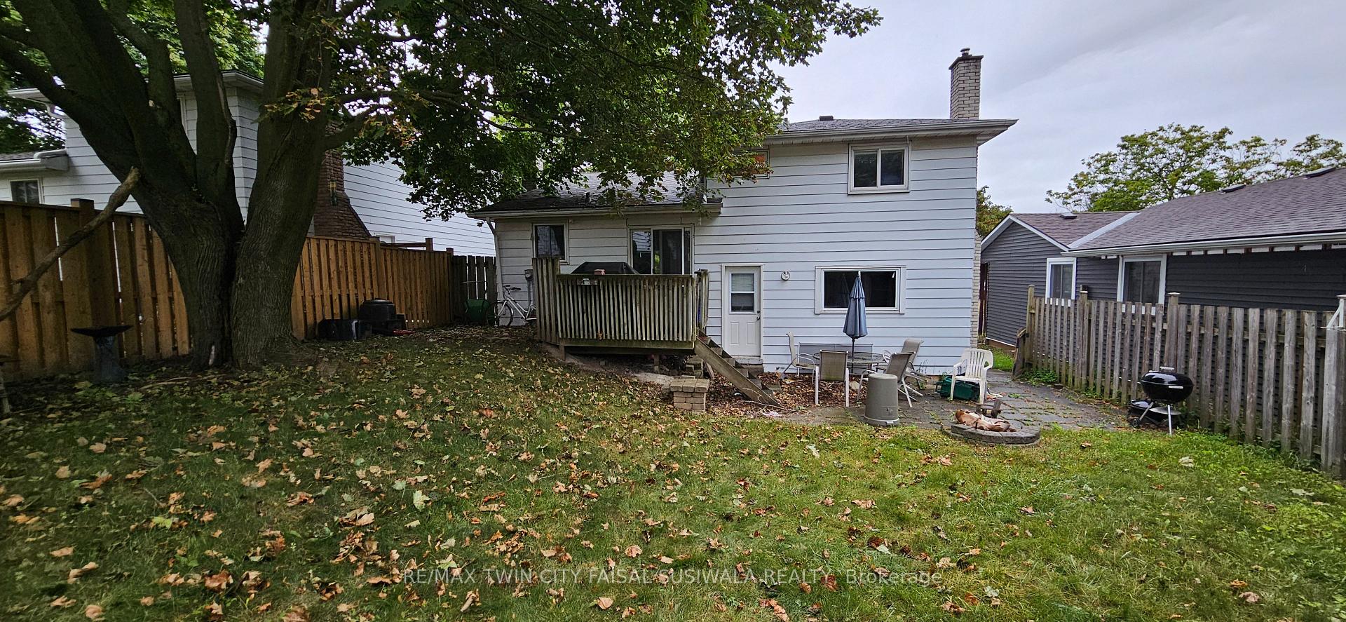 Photo 2 of 143 Brookside Crescent, Kitchener — HOMEH