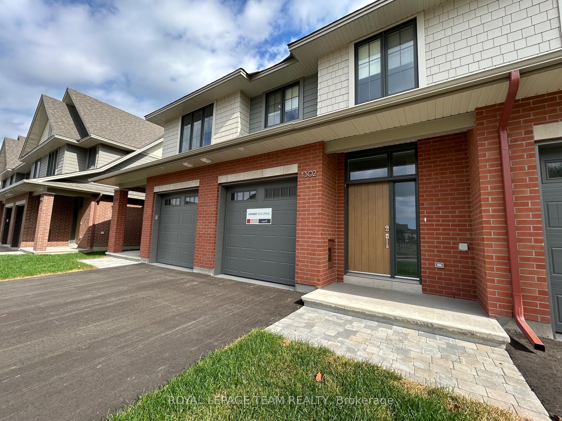 Photo 2 of 1302 Whitlow Grass Way, Ottawa, Kanata - Morgan's Grant/South March — HOMEH