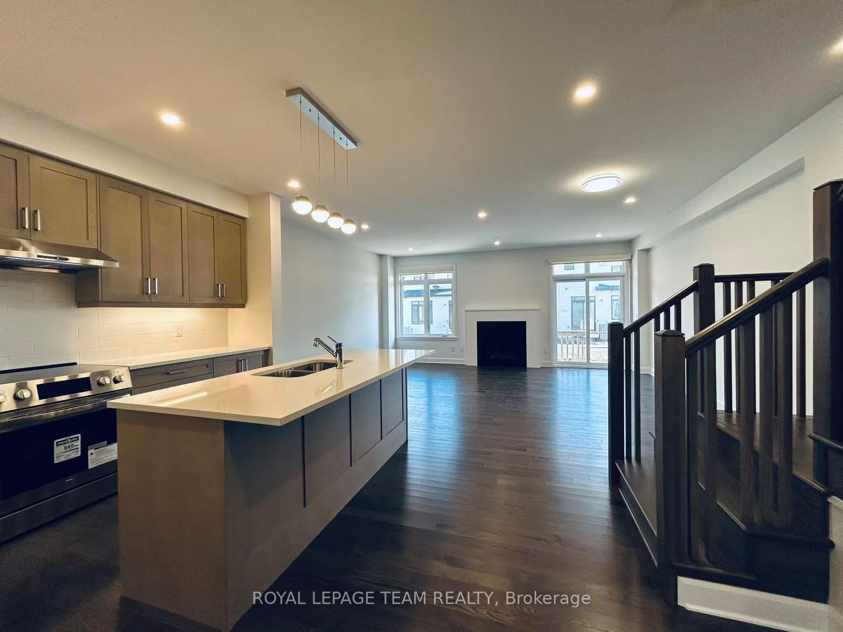Photo 9 of 1302 Whitlow Grass Way, Ottawa, Kanata - Morgan's Grant/South March — HOMEH
