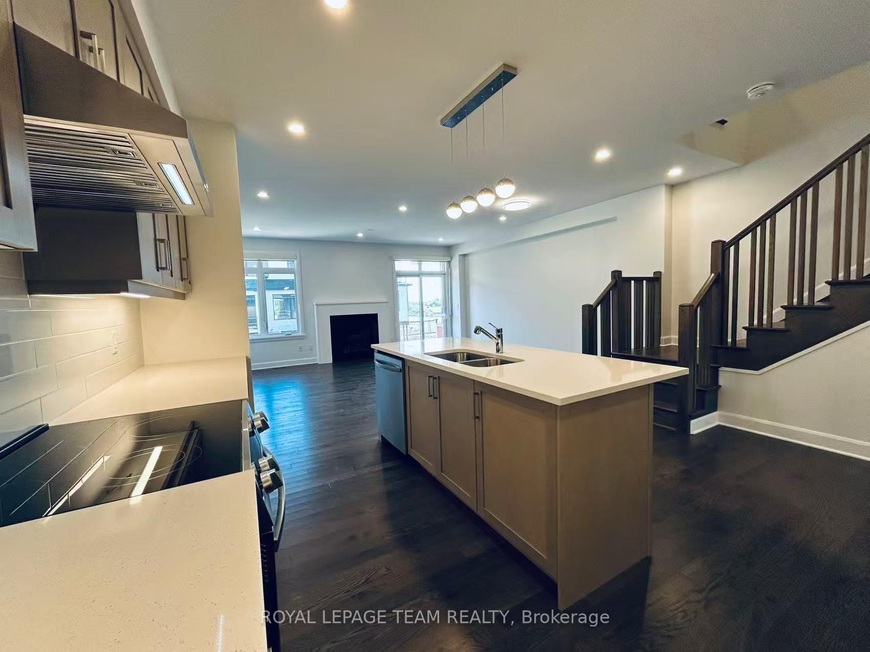 Photo 14 of 1302 Whitlow Grass Way, Ottawa, Kanata - Morgan's Grant/South March — HOMEH