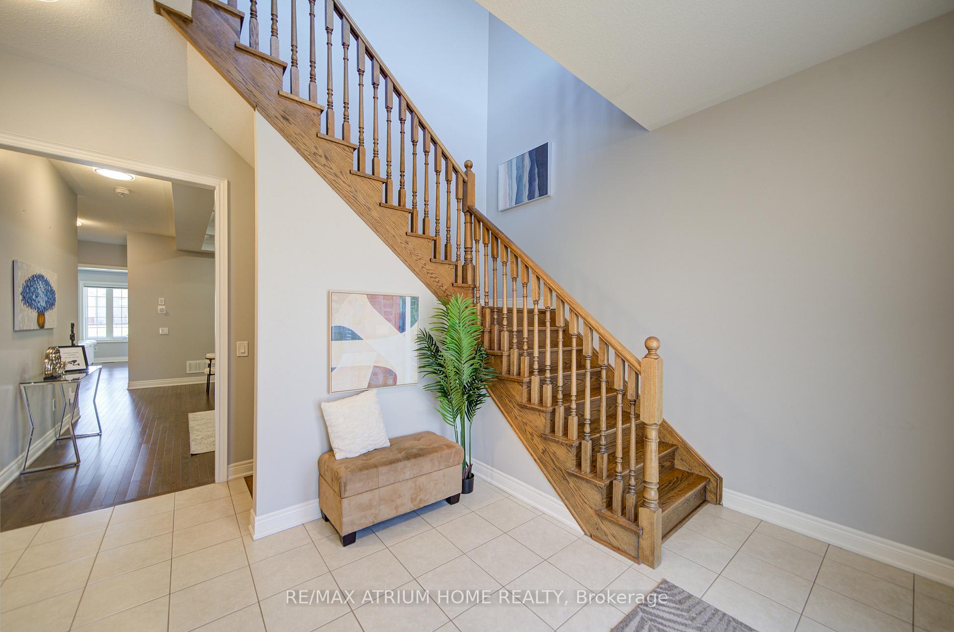 Photo 5 of 127 Maple Ridge Crescent, Markham, Greensborough — HOMEH