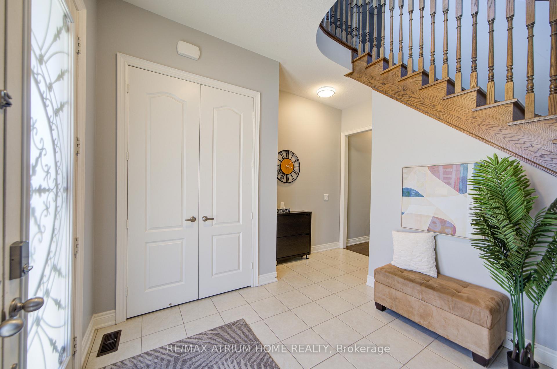 Photo 7 of 127 Maple Ridge Crescent, Markham, Greensborough — HOMEH