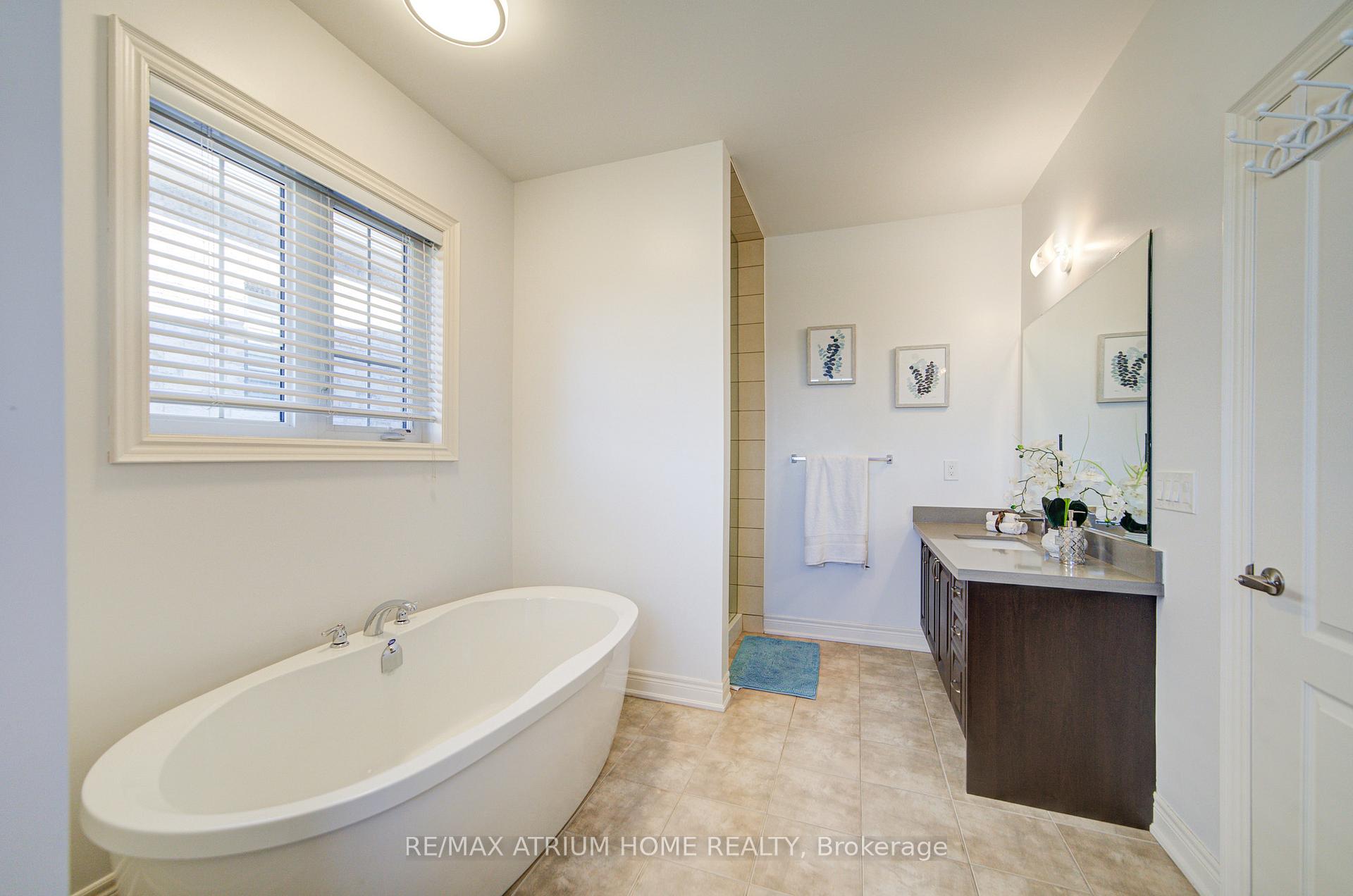 Photo 40 of 127 Maple Ridge Crescent, Markham, Greensborough — HOMEH