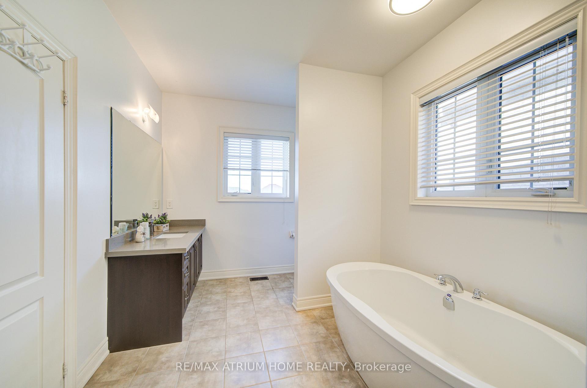Photo 41 of 127 Maple Ridge Crescent, Markham, Greensborough — HOMEH
