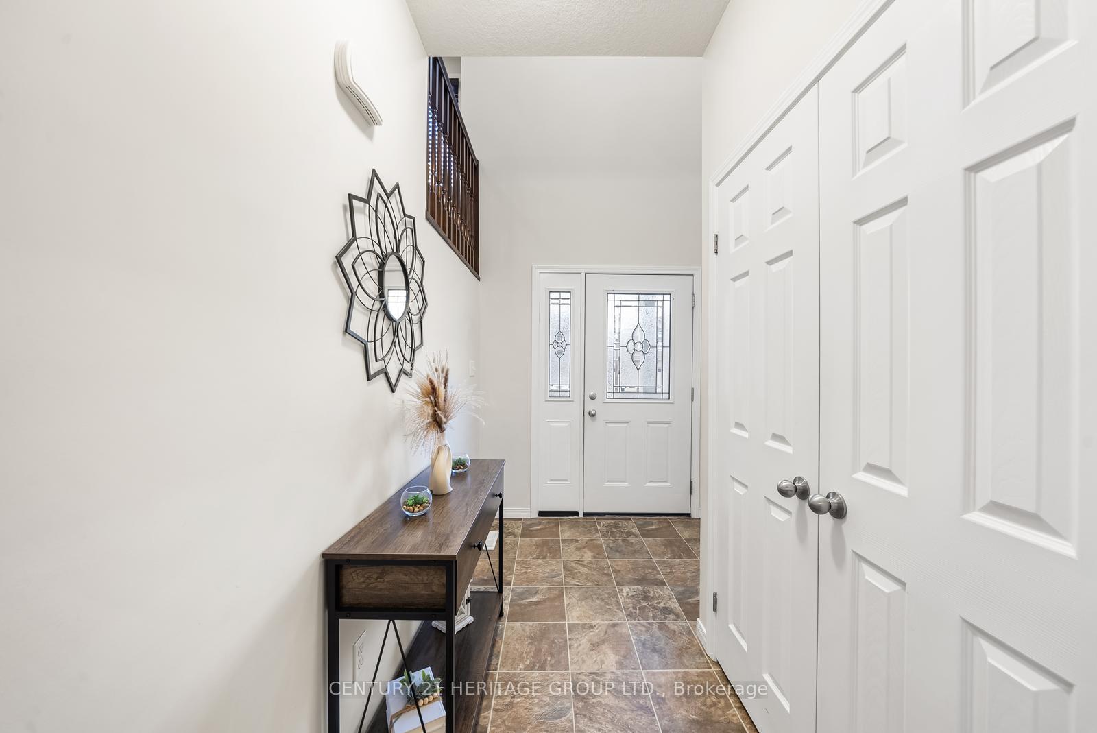 Photo 4 of 382 Woodbine Avenue, Kitchener, Huron Park — HOMEH