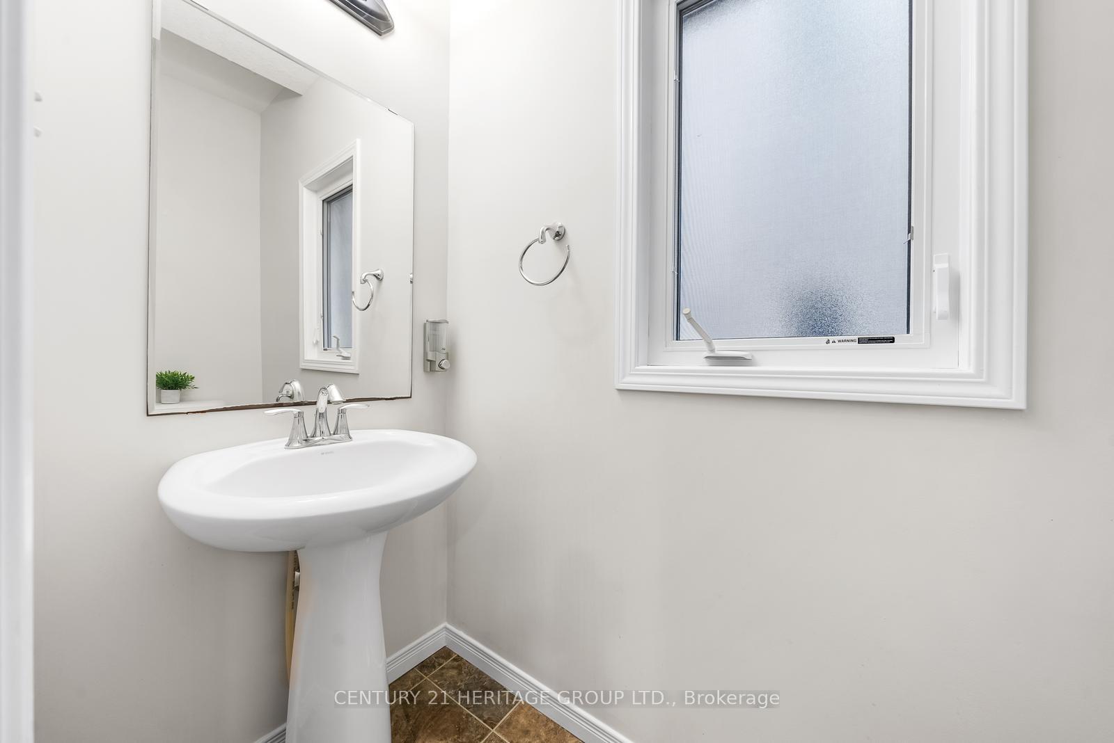 Photo 18 of 382 Woodbine Avenue, Kitchener, Huron Park — HOMEH
