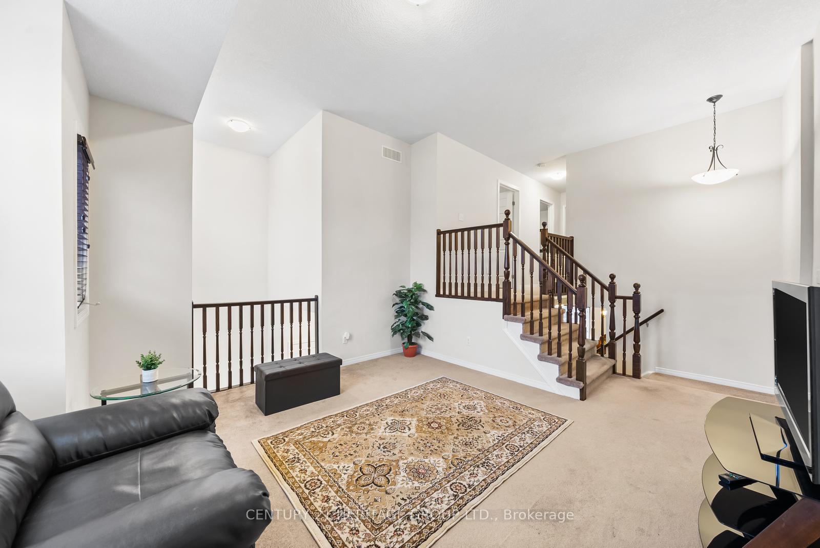 Photo 20 of 382 Woodbine Avenue, Kitchener, Huron Park — HOMEH