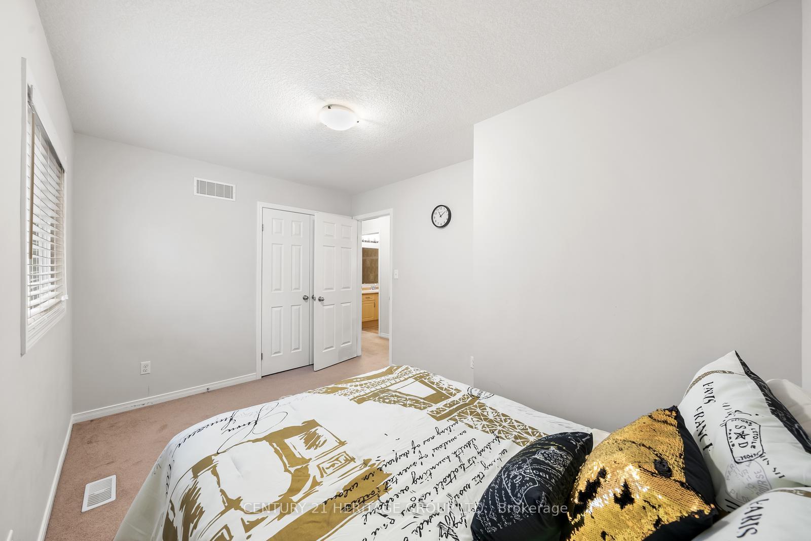 Photo 26 of 382 Woodbine Avenue, Kitchener, Huron Park — HOMEH