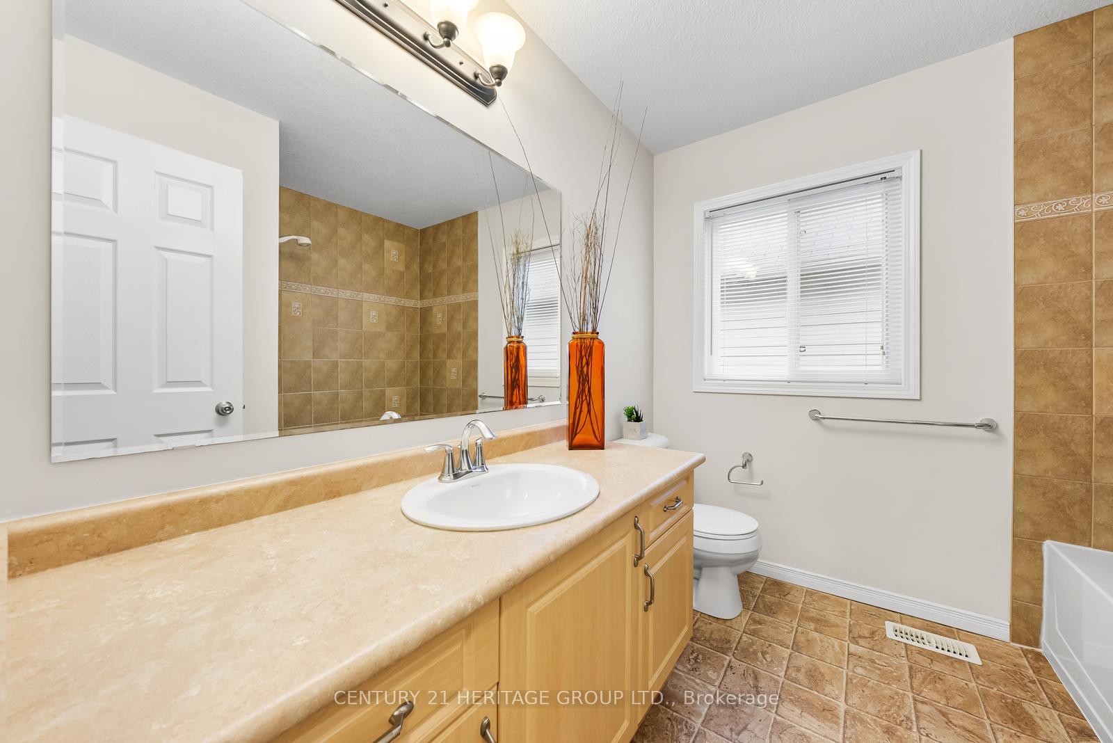 Photo 29 of 382 Woodbine Avenue, Kitchener, Huron Park — HOMEH