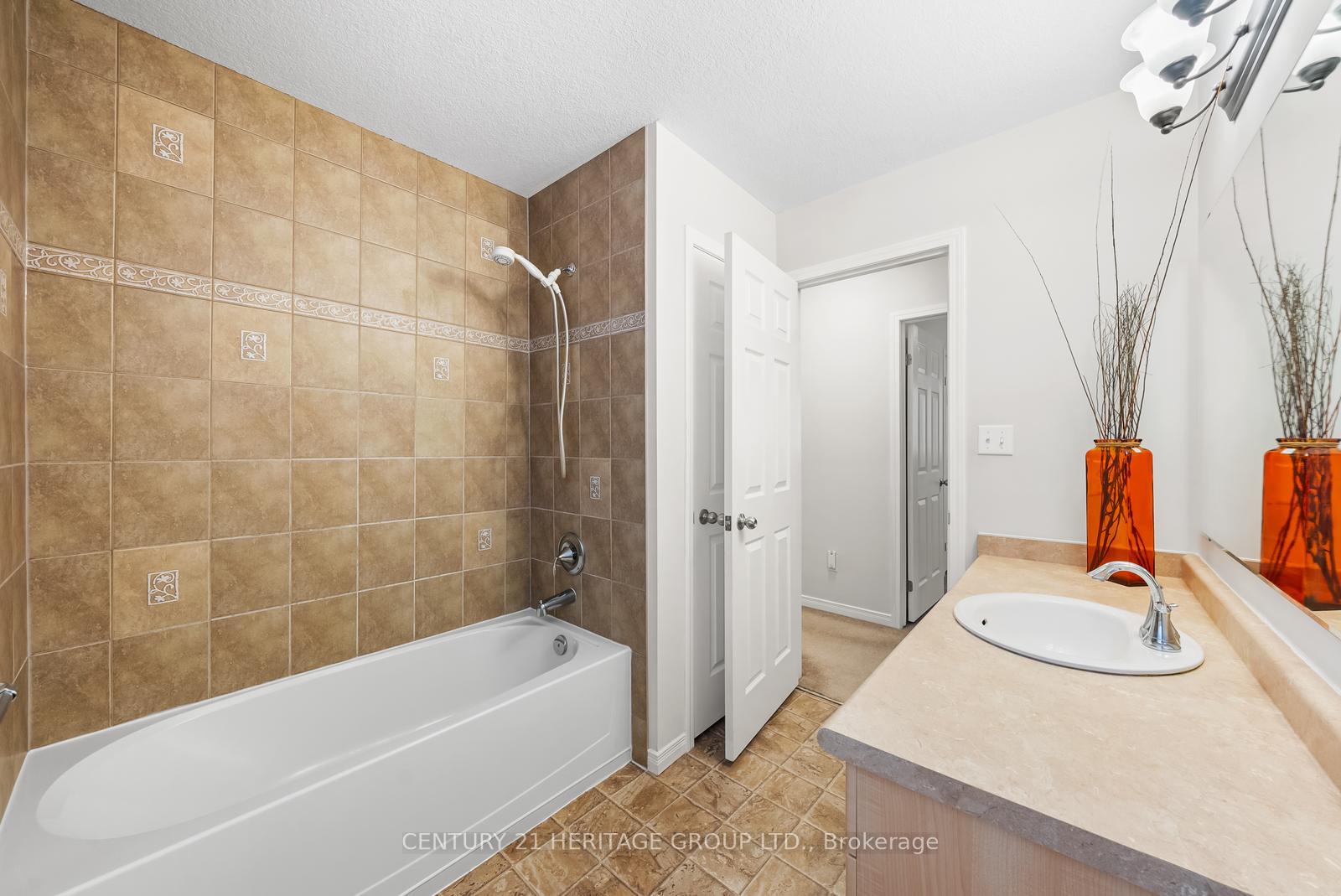Photo 30 of 382 Woodbine Avenue, Kitchener, Huron Park — HOMEH