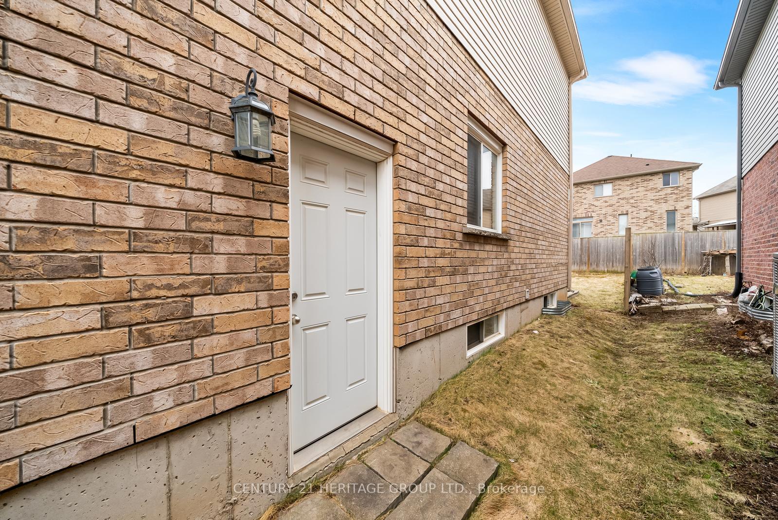 Photo 37 of 382 Woodbine Avenue, Kitchener, Huron Park — HOMEH