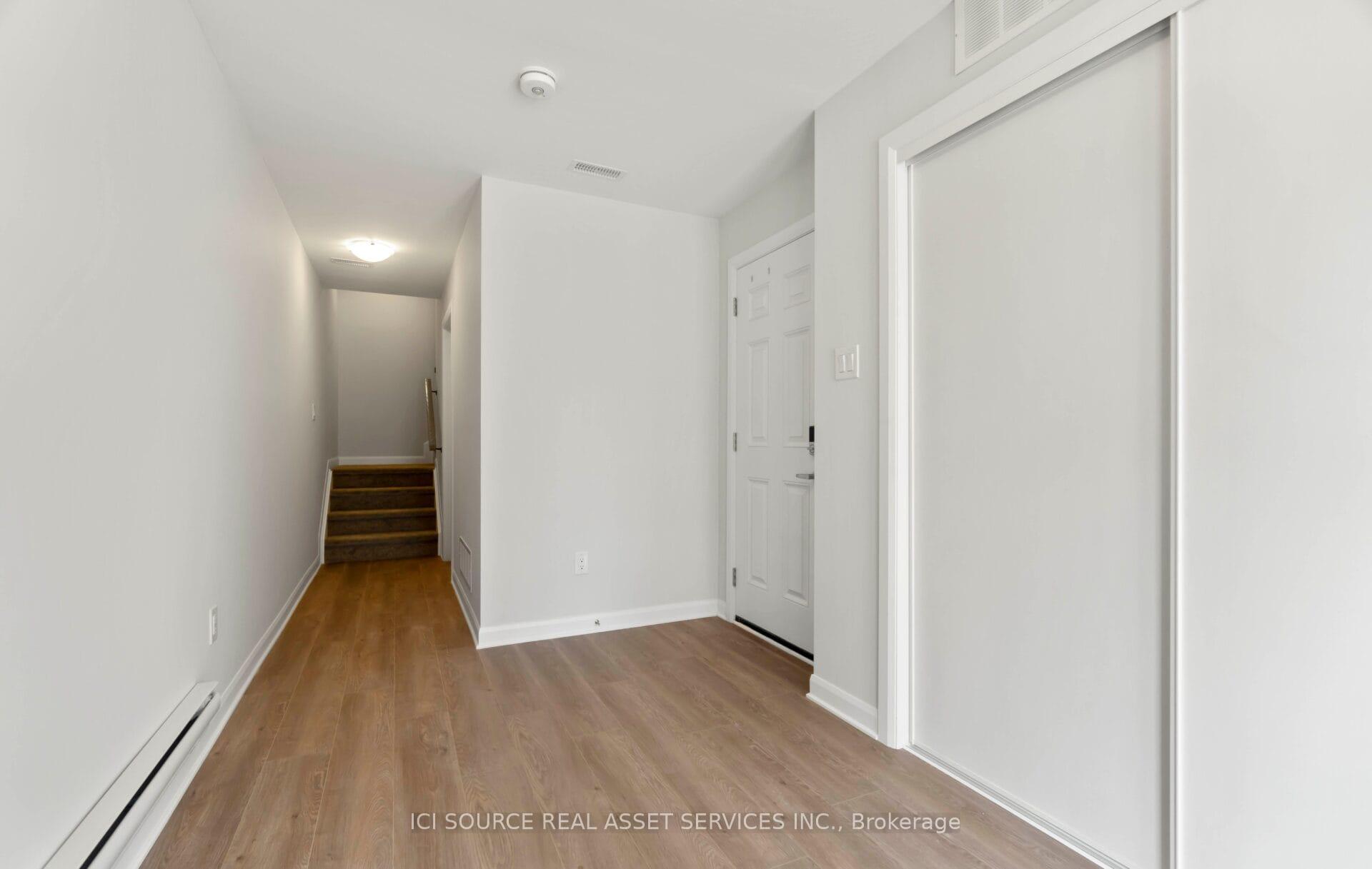 Photo 4 of 418 Silverberry Private, Ottawa, Kanata - Kanata Lakes/Heritage Hills — HOMEH