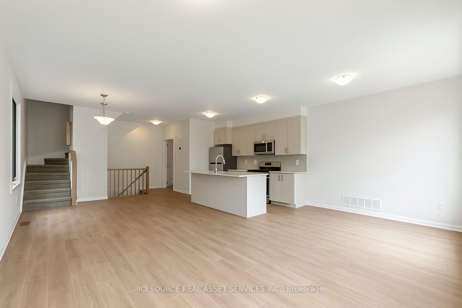 Photo 8 of 418 Silverberry Private, Ottawa, Kanata - Kanata Lakes/Heritage Hills — HOMEH