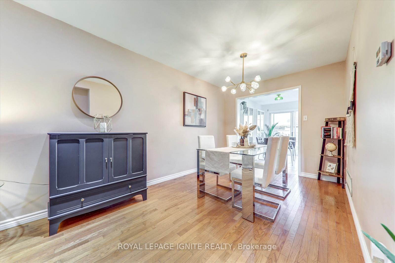 Photo 10 of 218 Sophia Road, Markham, Middlefield — HOMEH