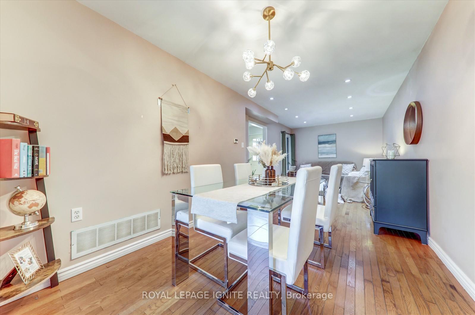 Photo 11 of 218 Sophia Road, Markham, Middlefield — HOMEH