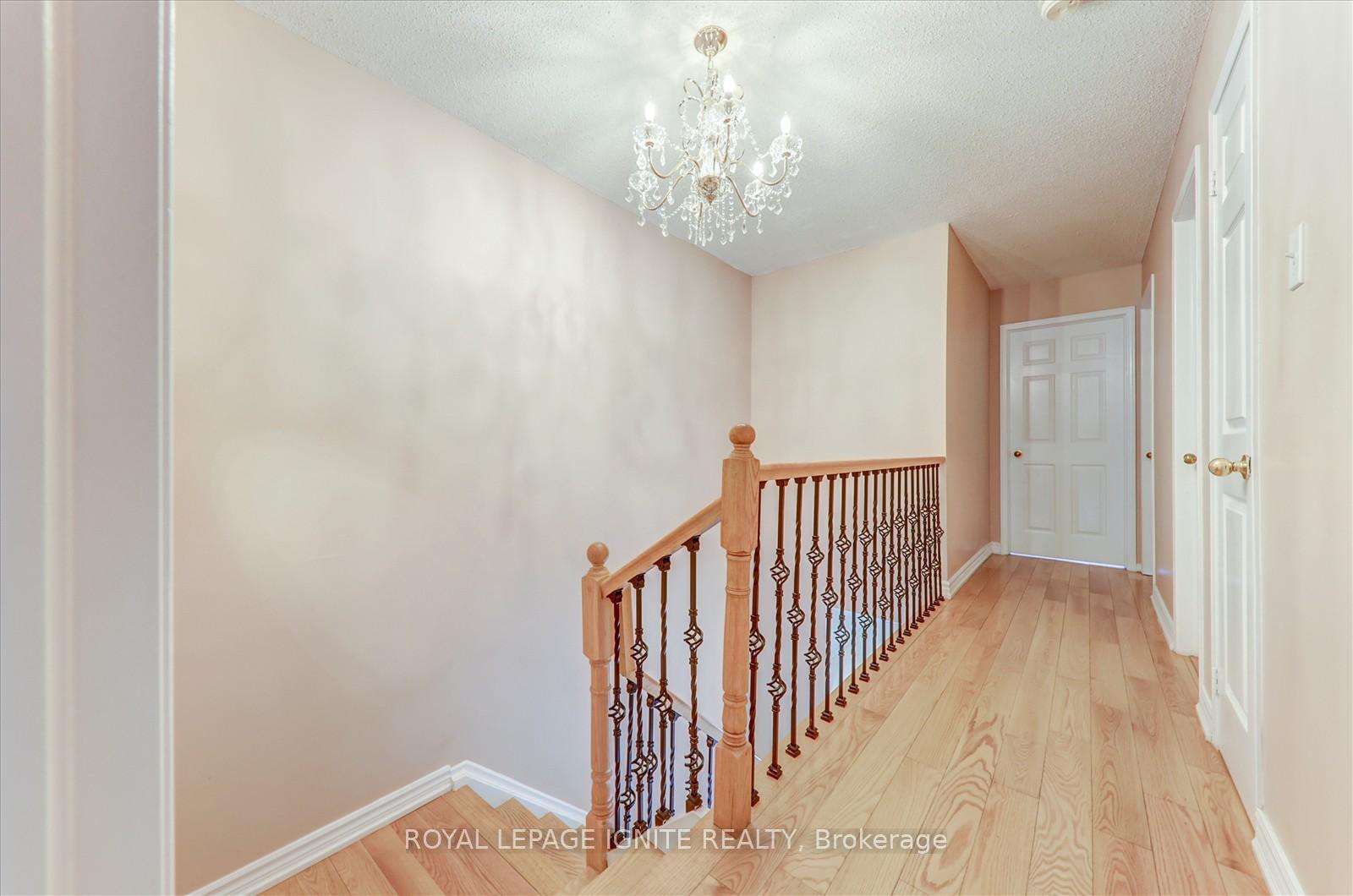 Photo 18 of 218 Sophia Road, Markham, Middlefield — HOMEH