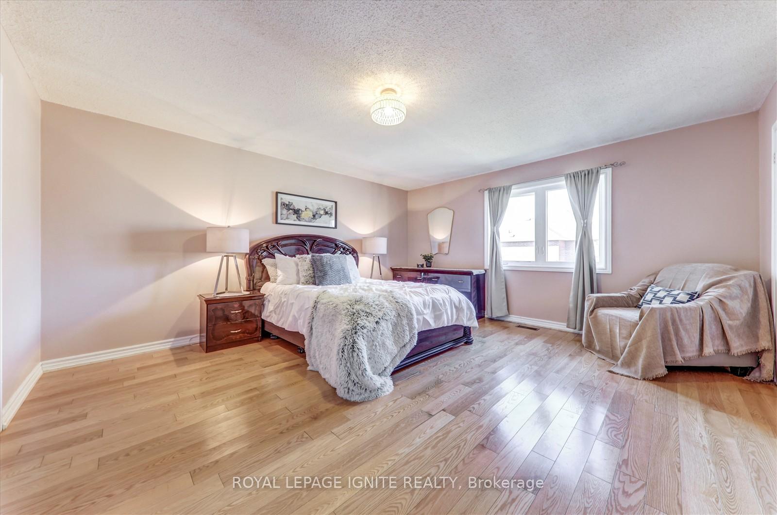 Photo 19 of 218 Sophia Road, Markham, Middlefield — HOMEH
