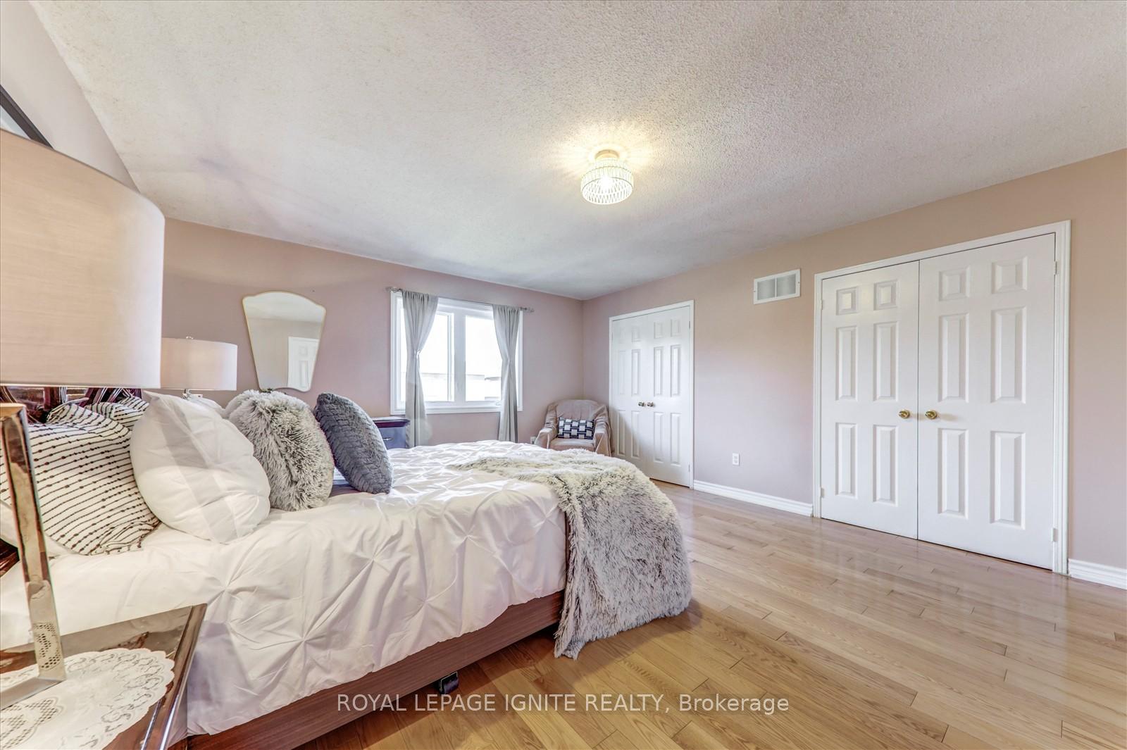 Photo 20 of 218 Sophia Road, Markham, Middlefield — HOMEH