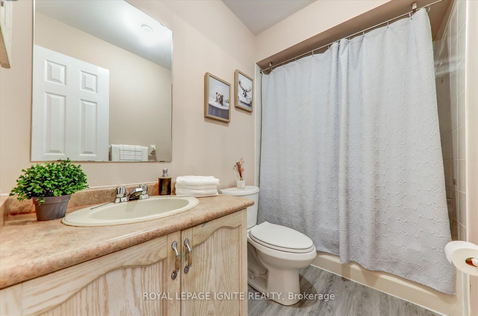 Photo 25 of 218 Sophia Road, Markham, Middlefield — HOMEH