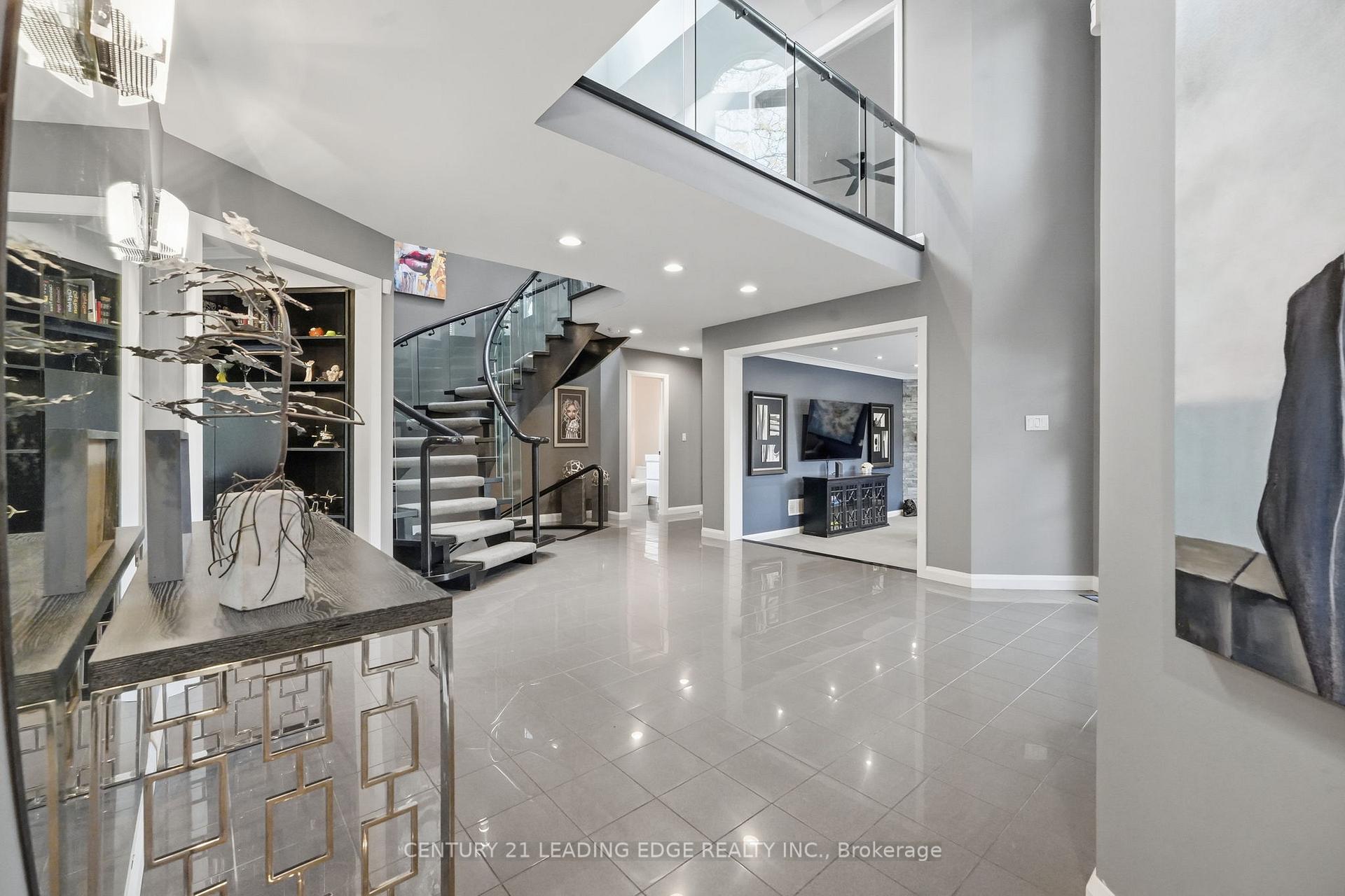 Photo 6 of 17 Celebrity Place, Markham, Markham Village — HOMEH